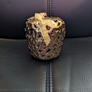 Golden Apple Potpourri Holder With Little Ribbon